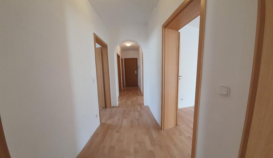 Etagenwohnung Schönwald - 3 Zimmer, 79 m&sup2;, 490&euro; | Angebot:25922032