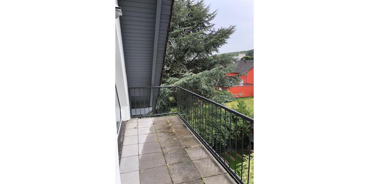 Dachgeschoßwohnung Friedrichsdorf - 3 Zimmer, 1.200&euro; | Angebot:24716538