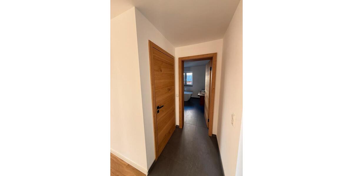 Etagenwohnung Felsberg - 3 Zimmer, 108 m&sup2;, 1.190&euro; | Angebot:25026376