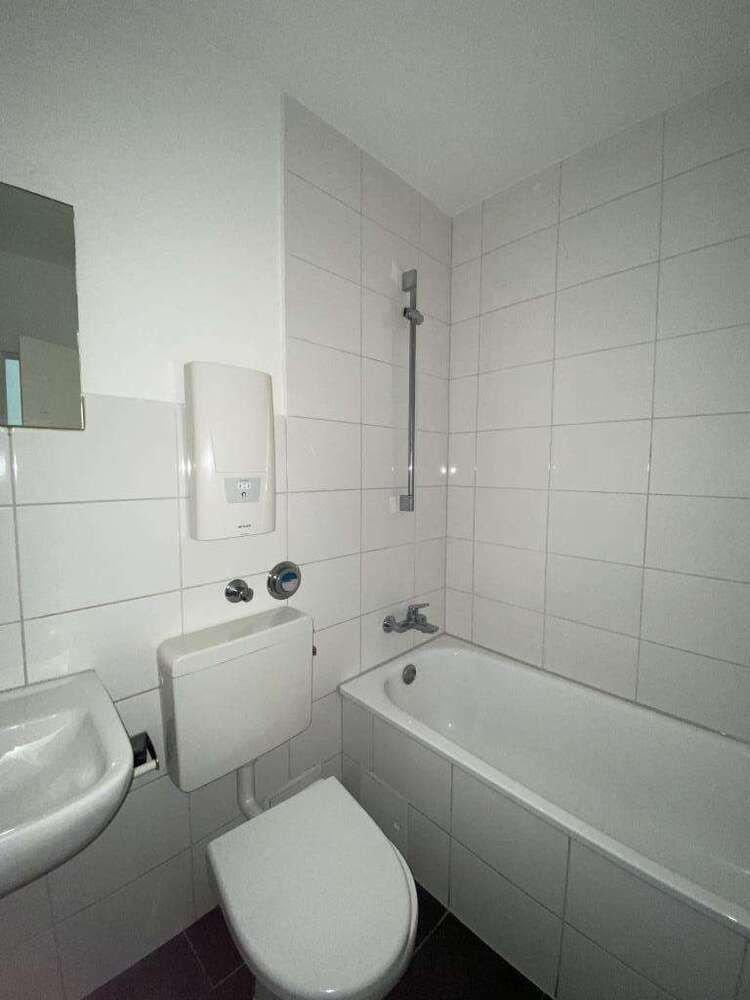 Wohnung zum Mieten in Düsseldorf 758 € 77.62 m²