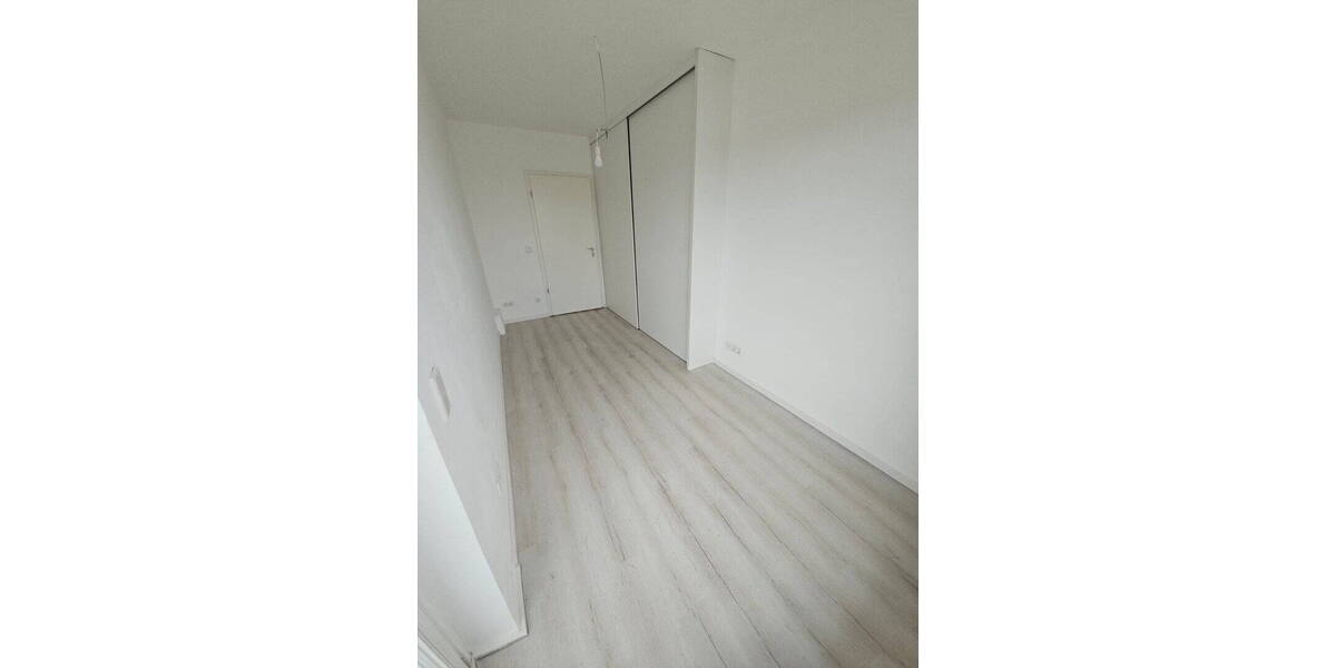 Etagenwohnung München Schwabing-Freimann - 3 Zimmer, 100 m&sup2;, 2.600&euro; | Angebot:26716076
