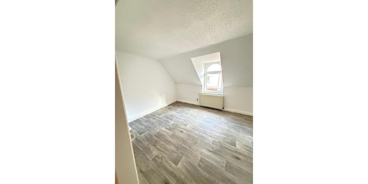 Dachgeschoßwohnung Idar-Oberstein Oberstein - 3 Zimmer, 80 m&sup2;, 500&euro; | Angebot:26000140