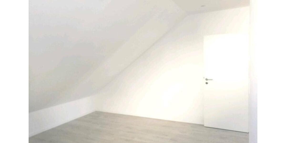 Dachgeschoßwohnung Soest - 4 Zimmer, 10 m&sup2;, 1.000&euro; | Angebot:25791813