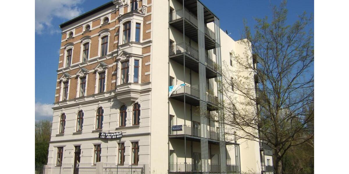 Großzügige Stuckaltbauwohnung mit Elbblick-Balkon - auf der wunderschönen Elbinsel 2 zimmer