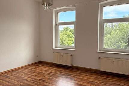 Wohnung Crimmitschau - 2 Zimmer, 52 m&sup2;, 300&euro; | Angebot:26994025