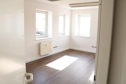 Büro Tattoo Studio Atelier Gewerberaum Coworkingspace zimmer