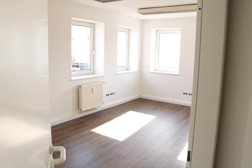 Büro Tattoo Studio Atelier Gewerberaum Coworkingspace zimmer
