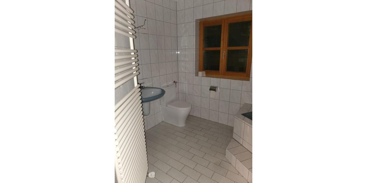 Wohnen auf Zeit Dingolfing - 4 Zimmer, 75 m&sup2;, 800&euro; | Angebot:26578329