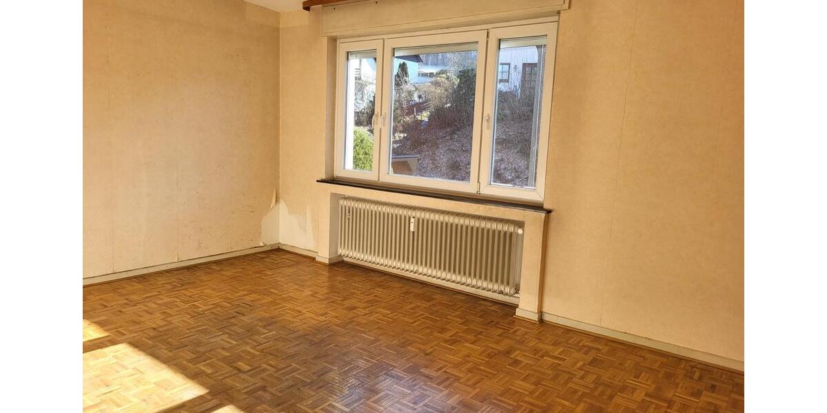 Etagenwohnung Bad Berleburg - 4 Zimmer, 122 m&sup2;, 700&euro; | Angebot:25611923
