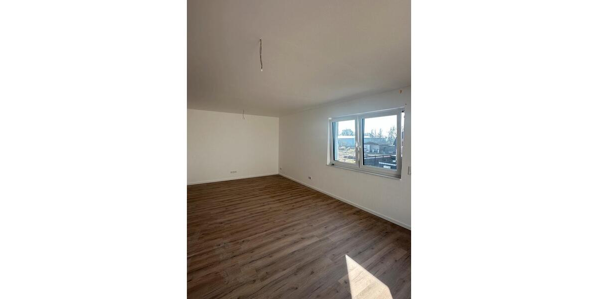 Erdgeschoßwohnung Wunstorf - 2.5 Zimmer, 520 m&sup2;, 1.406&euro; | Angebot:21335656