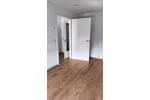 moderne helle Wohnung mit Fußbodenheizung, Balkon und Garage