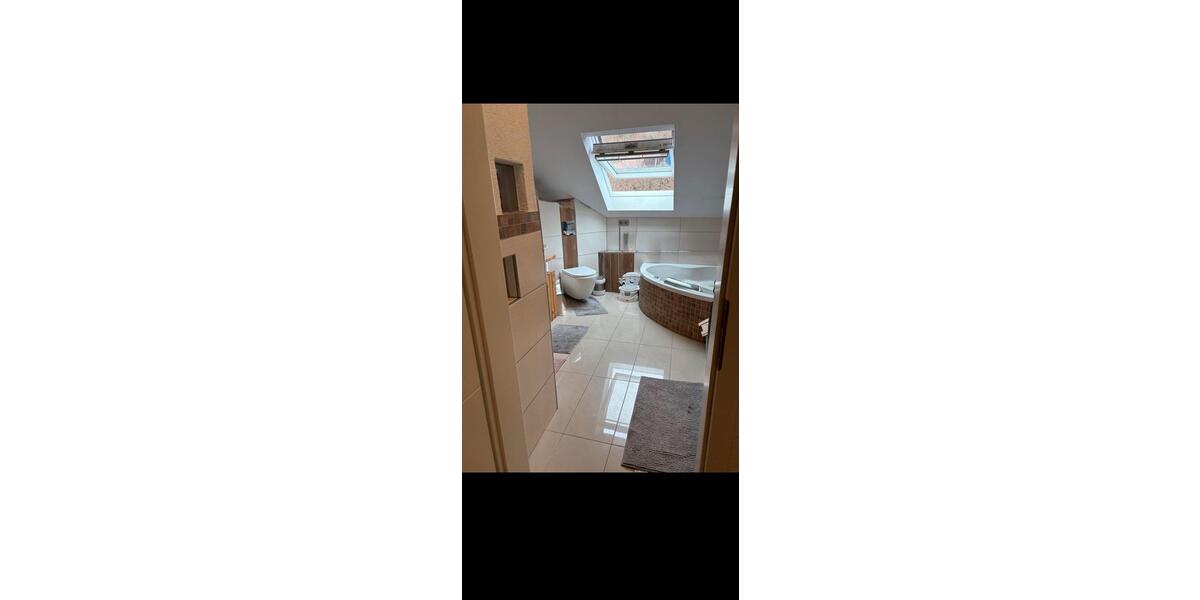 Dachgeschoßwohnung Tiefenbach - 3.5 Zimmer, 103 m&sup2;, 850&euro; | Angebot:26603501