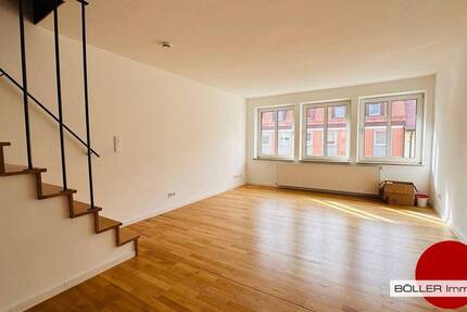 Mitten in der schönen Altstadt! Glücklich wohnen über 3 Etagen mit Balkon und Einbauküche! 3 zimmer