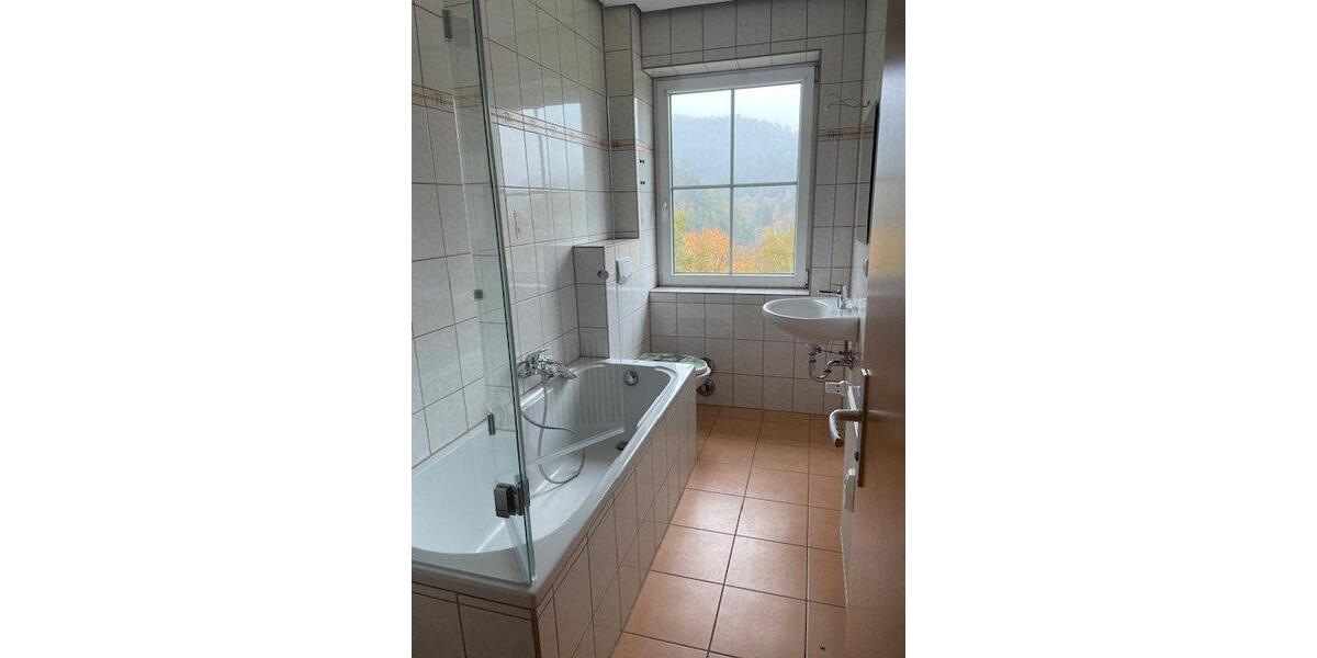 Etagenwohnung Probstzella - 4 Zimmer, 81 m&sup2;, 460&euro; | Angebot:26134114