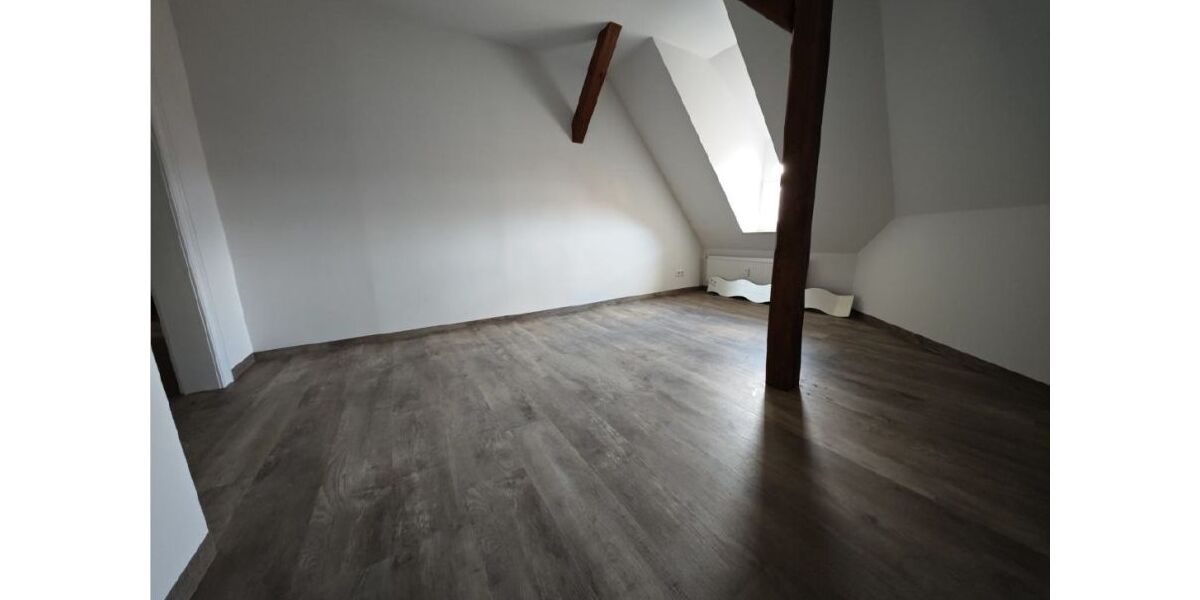 3 Raum Wohnung im DG im denkmalgeschützten Altbau in Kahla 3 zimmer