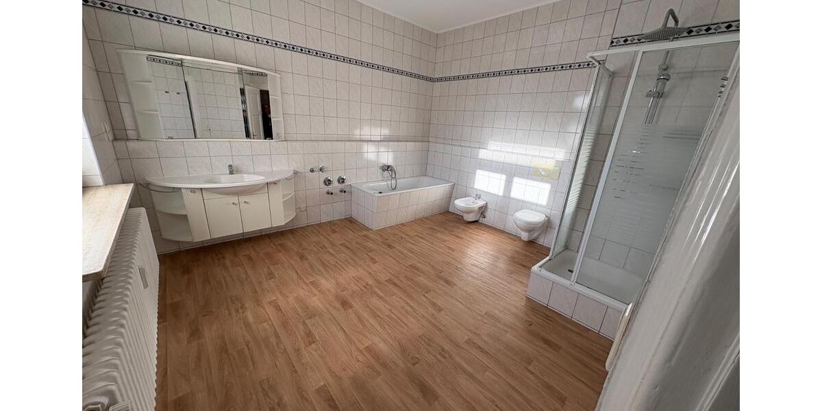 Dachgeschoßwohnung Helmstedt - 4 Zimmer, 170 m&sup2;, 890&euro; | Angebot:24624668