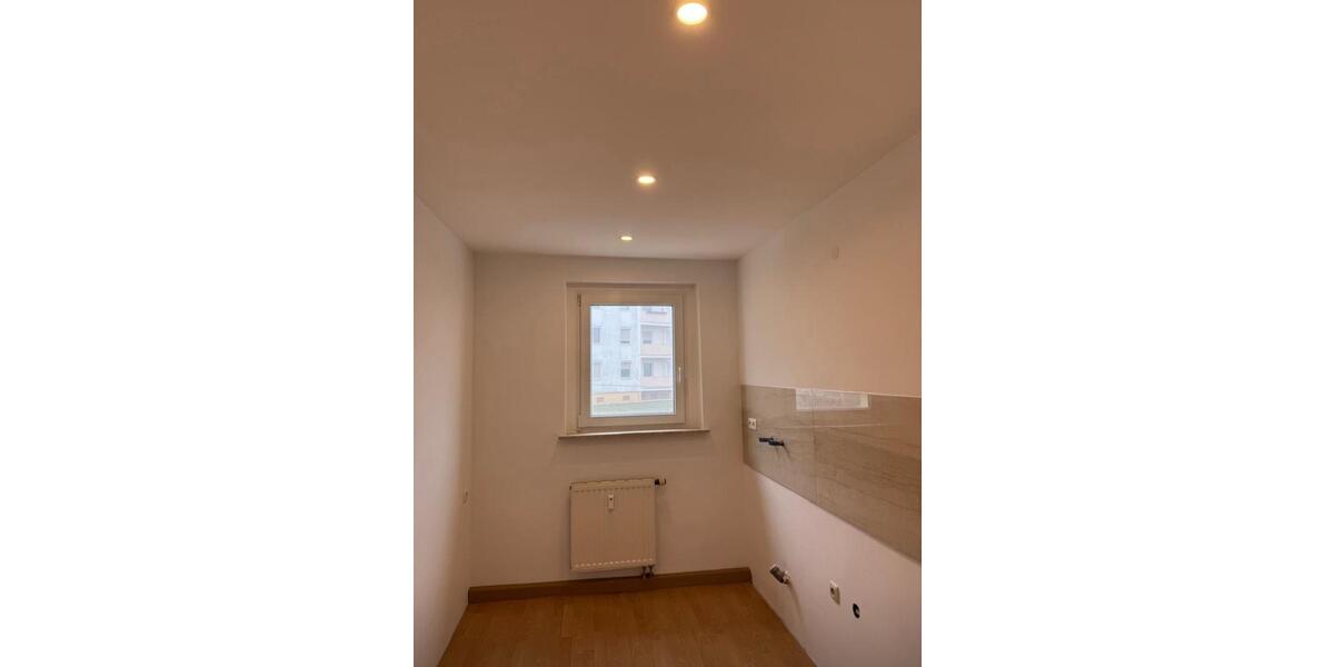 Etagenwohnung Crimmitschau - 3 Zimmer, 55 m&sup2;, 350&euro; | Angebot:26228098