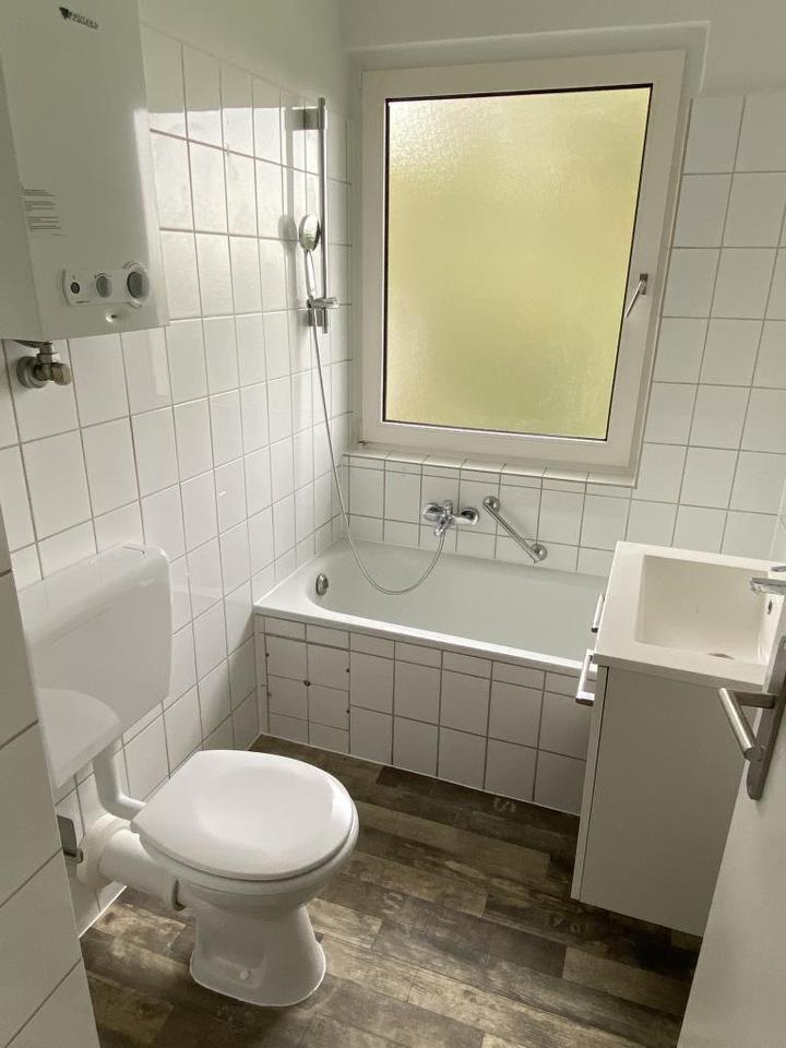 **FRISCH SANIERT**HELLE RÄUME UND RUHIGER WOHNGEGEND!** zimmer