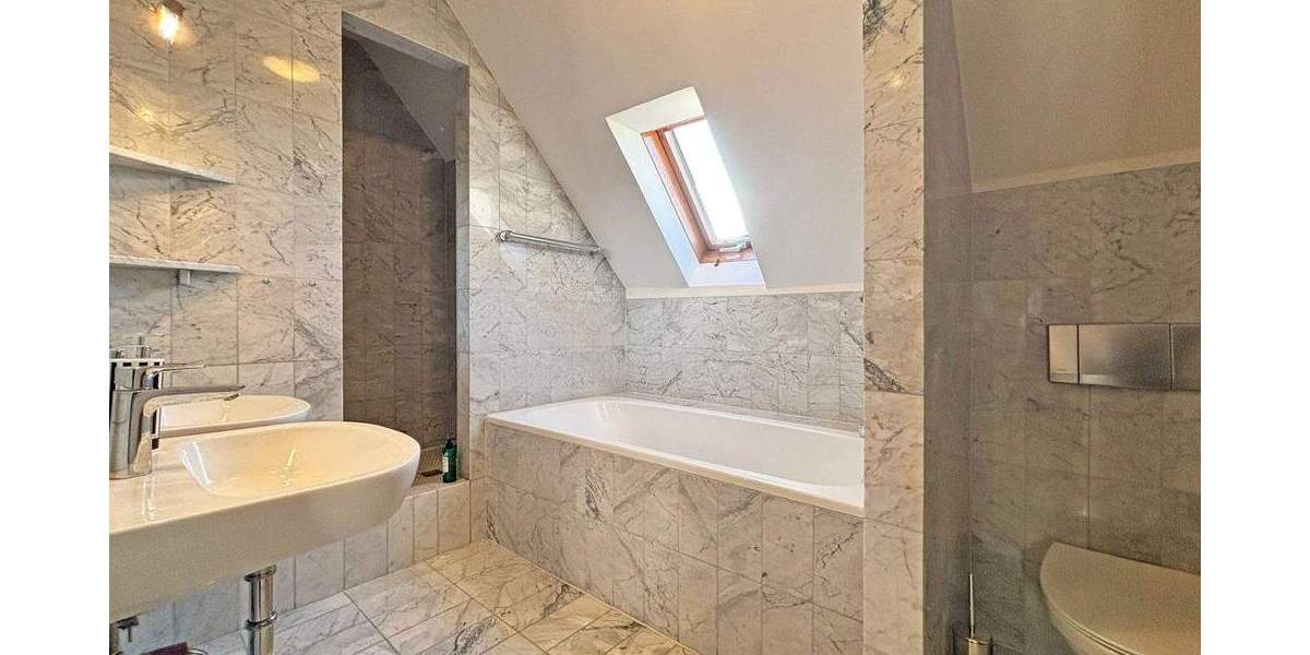 Etagenwohnung Stuttgart Sonnenberg - 4 Zimmer, 108 m&sup2;, 2.150&euro; | Angebot:25704687