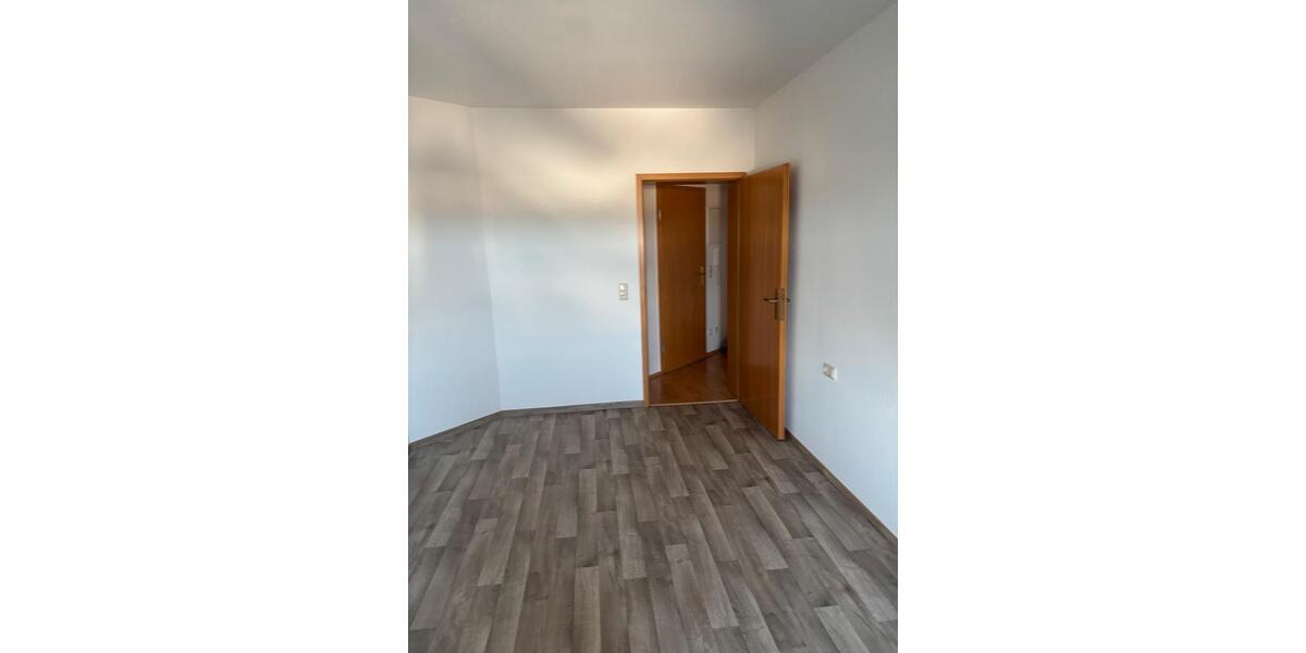 Dachgeschoßwohnung Naila - 3 Zimmer, 64 m&sup2;, 580&euro; | Angebot:26060932