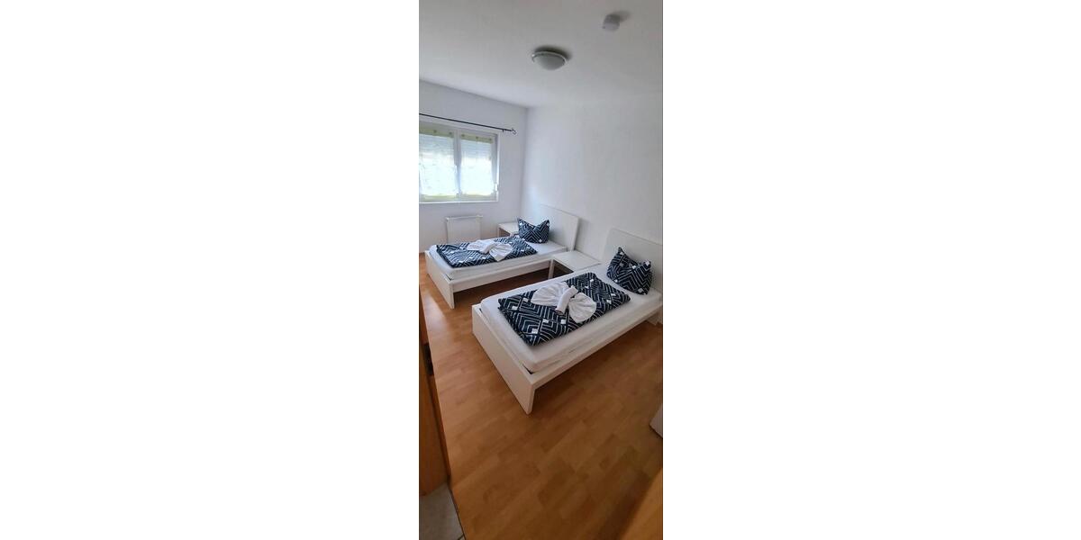 Wohnen auf Zeit Schwandorf - 4 Zimmer, 160 m&sup2;, 20&euro; | Angebot:24143669