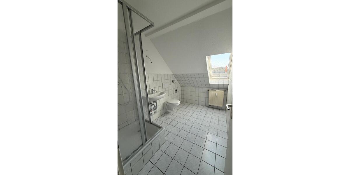 Dachgeschoßwohnung Plauen Altstadt - 2 Zimmer, 41 m&sup2;, 250&euro; | Angebot:25426475