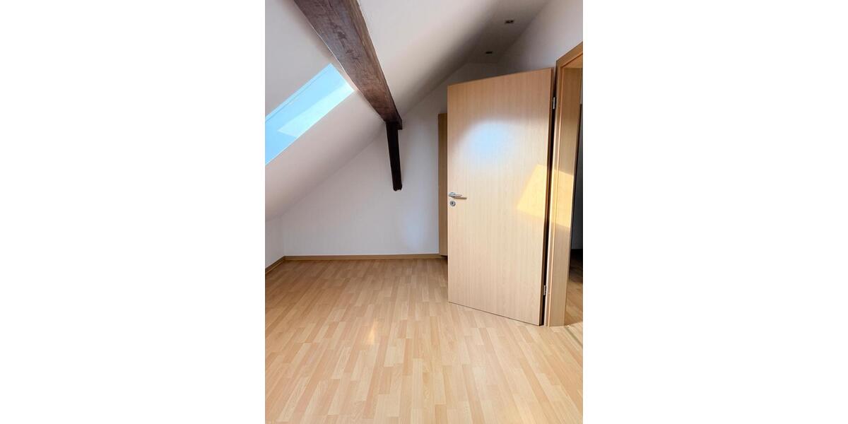 Dachgeschoßwohnung Ronshausen - 3 Zimmer, 70 m&sup2;, 700&euro; | Angebot:26243014