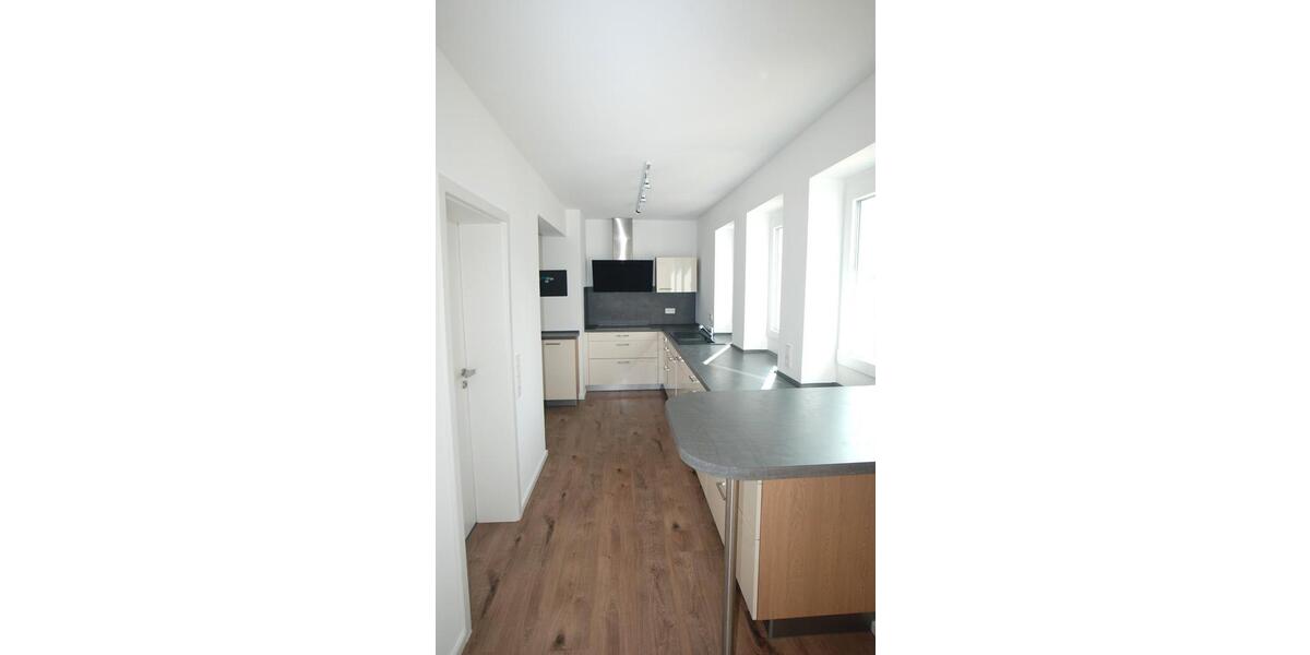Etagenwohnung Mainz Laubenheim - 4 Zimmer, 136 m&sup2;, 2.100&euro; | Angebot:25993423