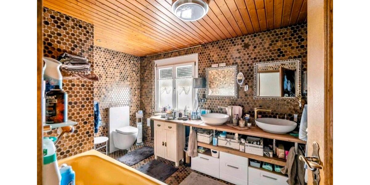 Etagenwohnung Friesenheim - 7 Zimmer, 210 m&sup2;, 1.550&euro; | Angebot:26481449