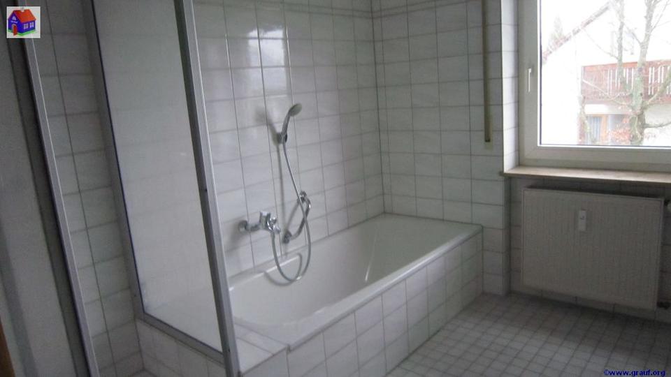 *** ATTRAKTIVE, 3 ZIMMER MIT BALKON UND GARTENANTEIL*** 3 zimmer