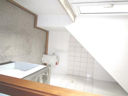 Dachgeschoßwohnung Essen Huttrop - 3.5 Zimmer, 49 m&sup2;, 400&euro; | Angebot:25209211