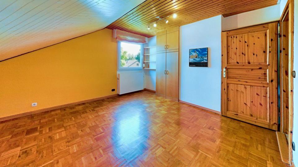Einfamilienhaus Alfter - 8 Zimmer, 220 m&sup2;, 2.500&euro; | Angebot:26084659