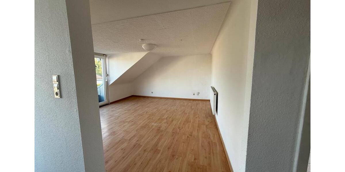 Dachgeschoßwohnung Saarlouis - 2 Zimmer, 100 m&sup2;, 780&euro; | Angebot:26517523
