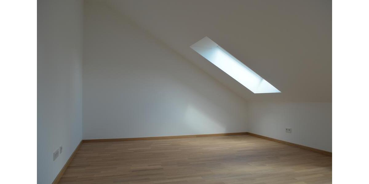 Dachgeschoßwohnung Regensburg Brandlberg - 2 Zimmer, 72 m&sup2;, 1.340&euro; | Angebot:23279082