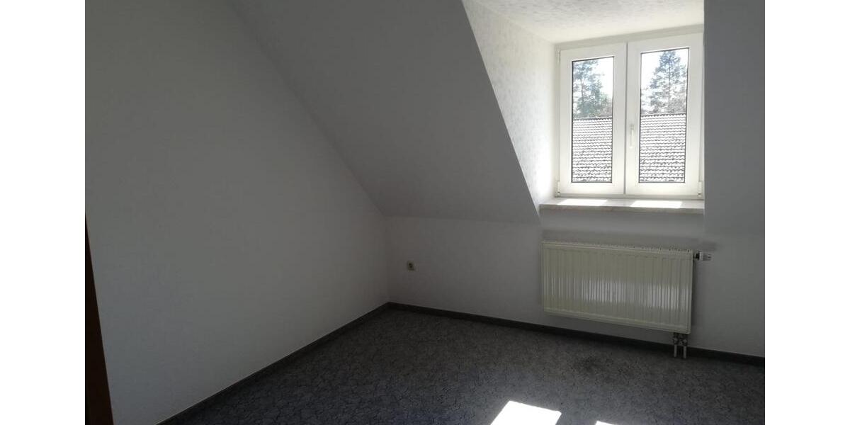 Dachgeschoßwohnung Zossen - 3 Zimmer, 65 m&sup2;, 800&euro; | Angebot:26497424