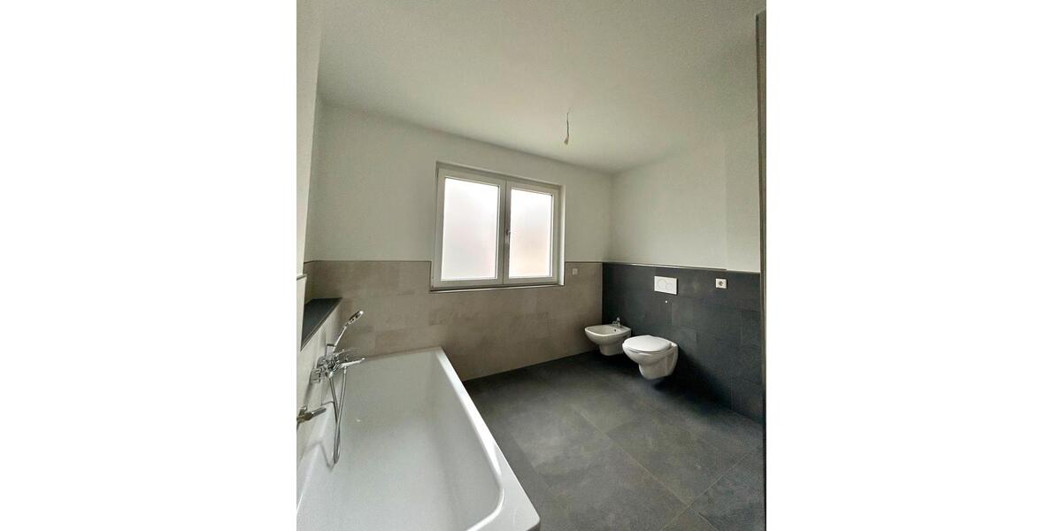 Erdgeschoßwohnung Schriesheim - 4 Zimmer, 137 m&sup2;, 2.300&euro; | Angebot:24643629