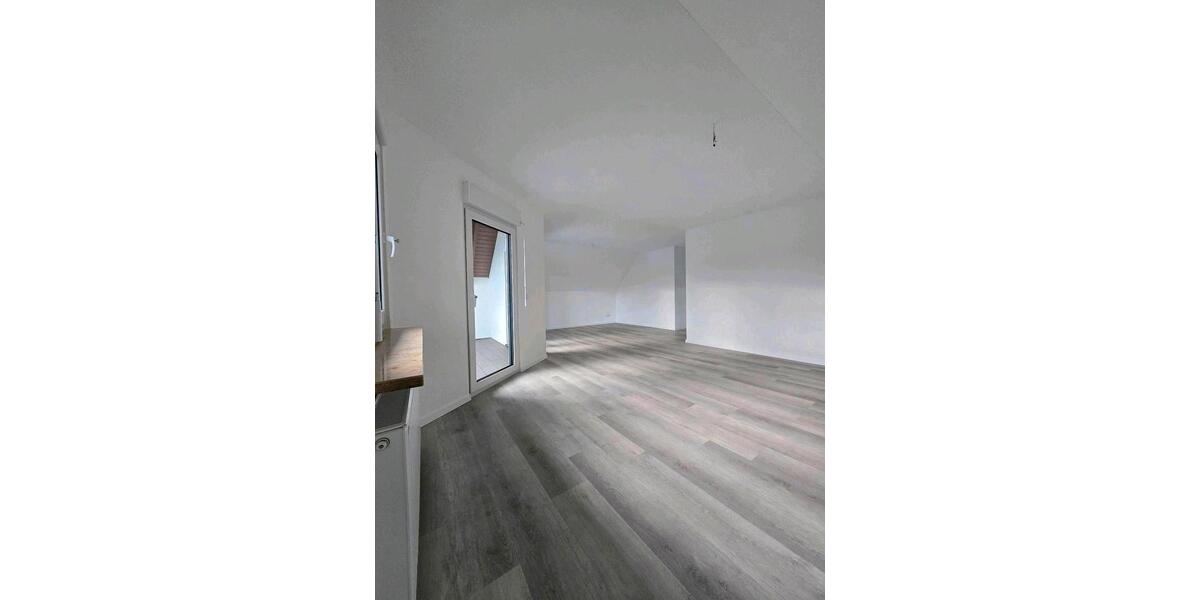 Dachgeschoßwohnung Radevormwald - 3 Zimmer, 76 m&sup2;, 1.100&euro; | Angebot:26506469