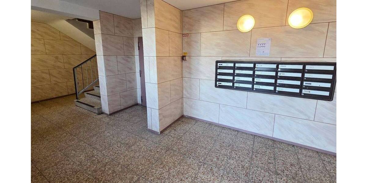 Etagenwohnung Bochum Querenburg - 5 Zimmer, 125 m&sup2;, 990&euro; | Angebot:26627294
