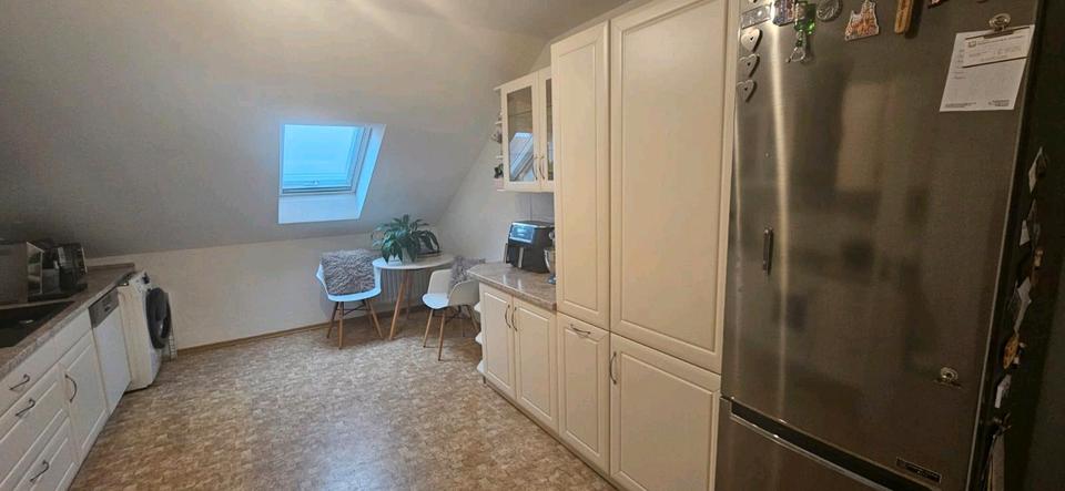 Dachgeschoßwohnung Tegernheim - 3 Zimmer, 88 m&sup2;, 1.200&euro; | Angebot:26377550