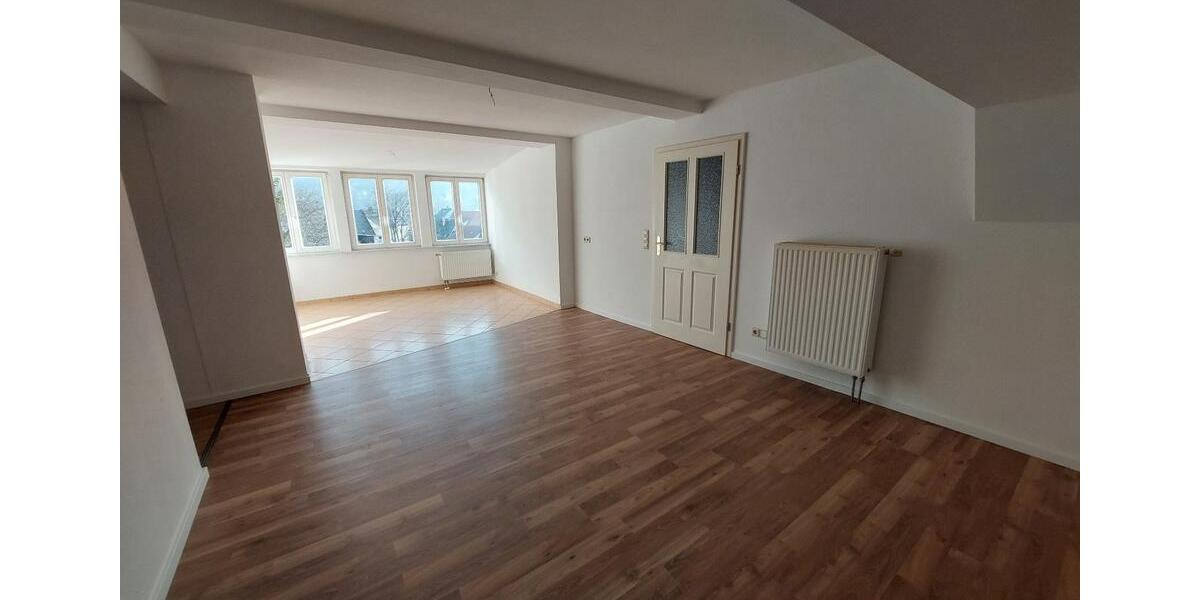 Etagenwohnung Roßwein - 3 Zimmer, 65 m&sup2;, 325&euro; | Angebot:19263247