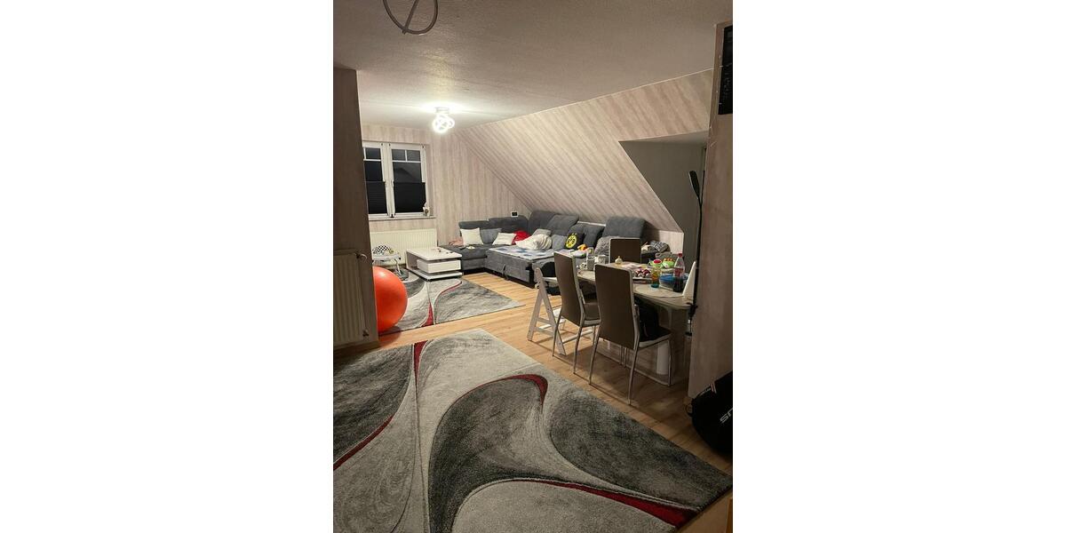 Dachgeschoßwohnung Cloppenburg - 3 Zimmer, 92 m&sup2;, 800&euro; | Angebot:26039695