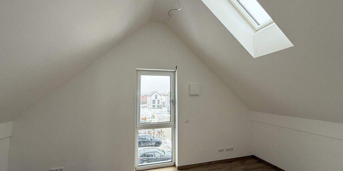 Einfamilienhaus Köfering - 4 Zimmer, 150 m&sup2;, 2.100&euro; | Angebot:24582246