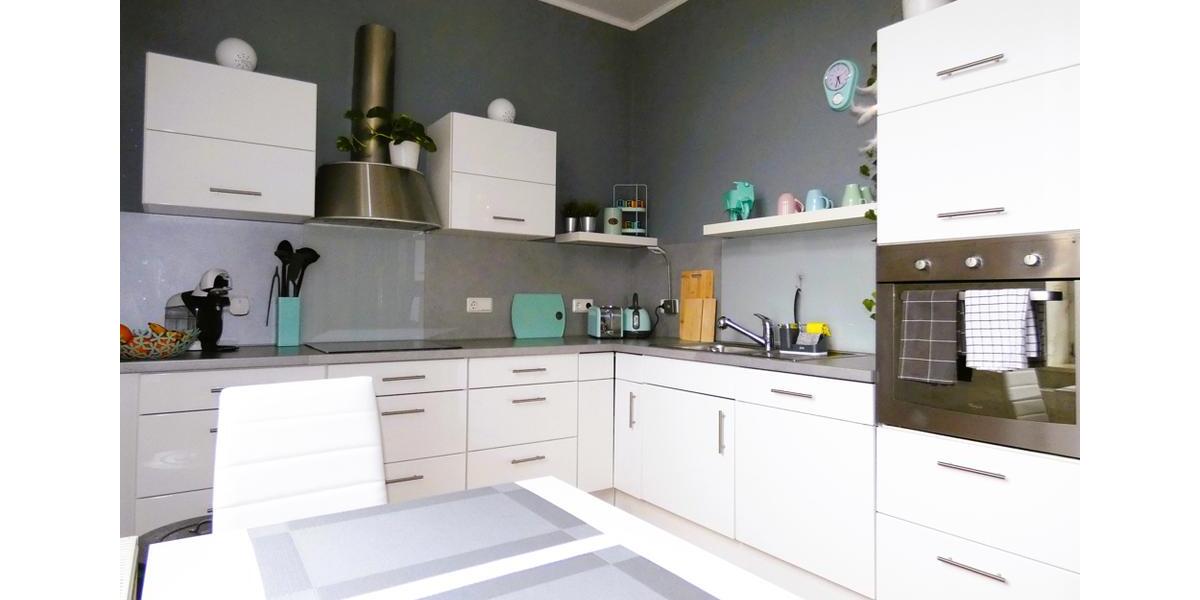 Großzügige Wohnung mit Aufzug und Charme 4 zimmer