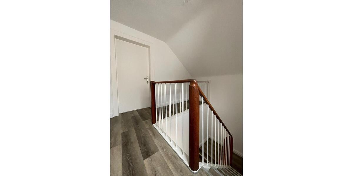 Etagenwohnung Wiesbaden Bierstadt - 4 Zimmer, 90 m&sup2;, 1.500&euro; | Angebot:26265654