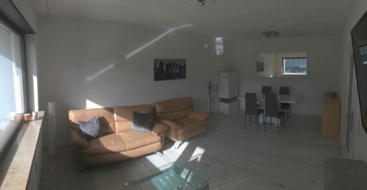 2 Zimmer Wohnung in der City 2min Helios KlinikBalkonStellplatz