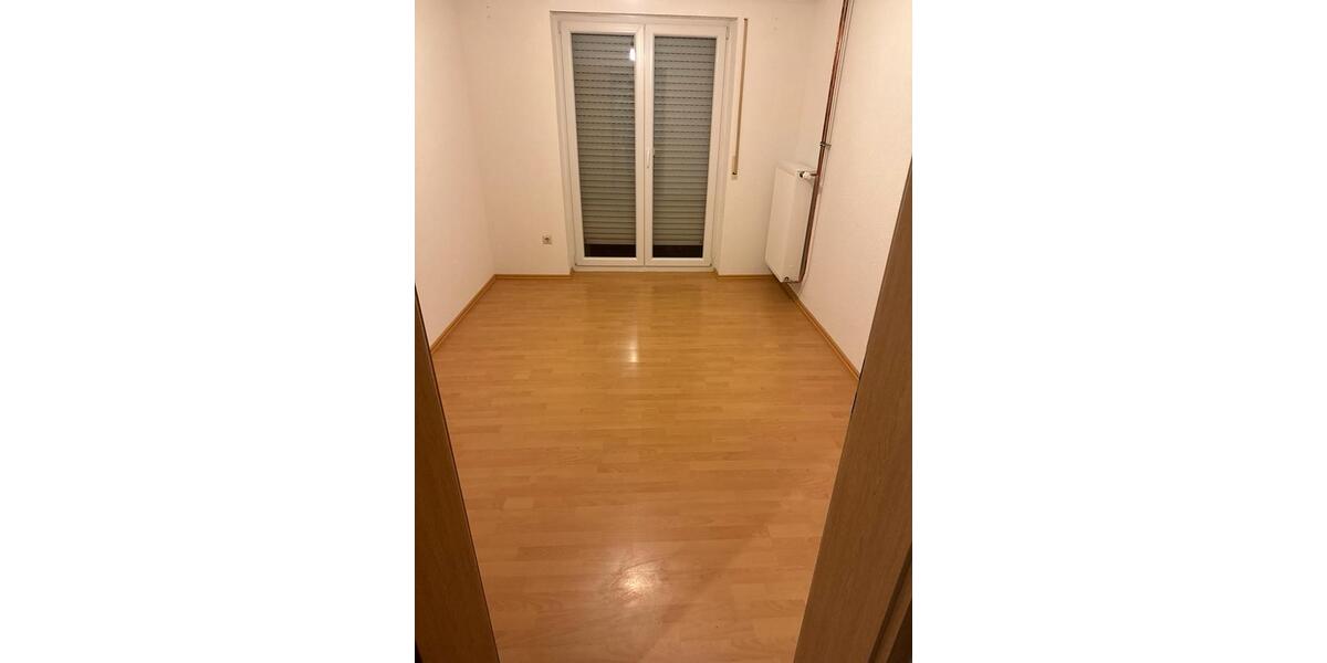 Etagenwohnung Neunkirchen - 3 Zimmer, 84 m&sup2;, 350&euro; | Angebot:26616087