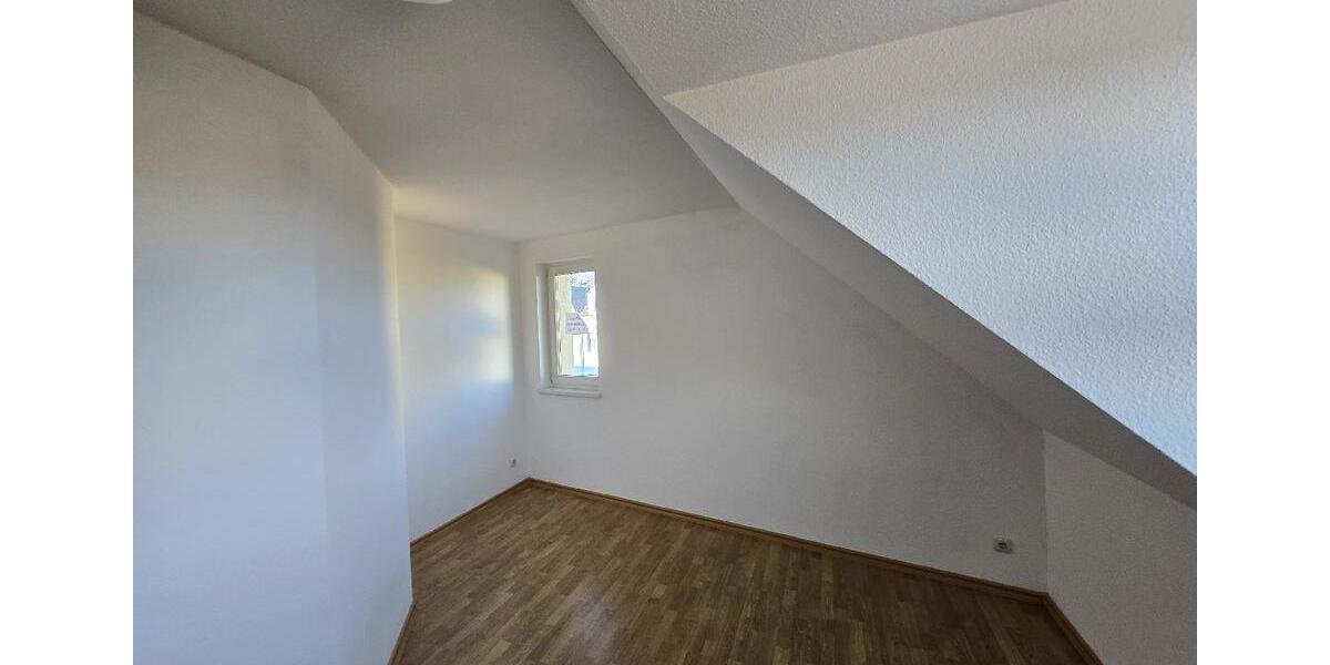 Dachgeschoßwohnung Freiberg - 3 Zimmer, 69 m&sup2;, 450&euro; | Angebot:24714612