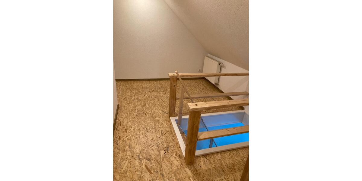 Dachgeschoßwohnung Apen - 4 Zimmer, 120 m&sup2;, 850&euro; | Angebot:26400553