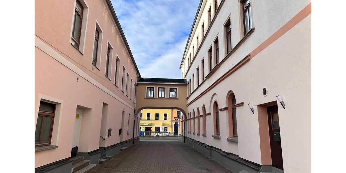 Etagenwohnung Lengenfeld - 3 Zimmer, 86 m&sup2;, 430&euro; | Angebot:25805326