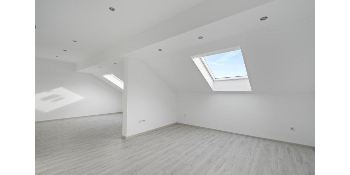 Dachgeschoßwohnung Hepberg - 3 Zimmer, 67 m&sup2;, 830&euro; | Angebot:26232822